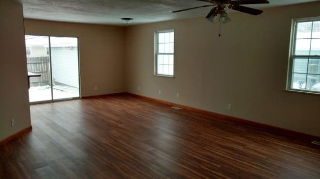 Building Photo - 502 E Gano St