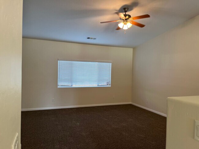 Building Photo - SW home with a pool! MOVE IN SPECIAL