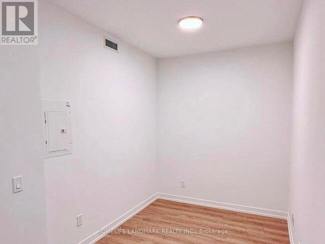 Photo du bâtiment - 771 Yonge St