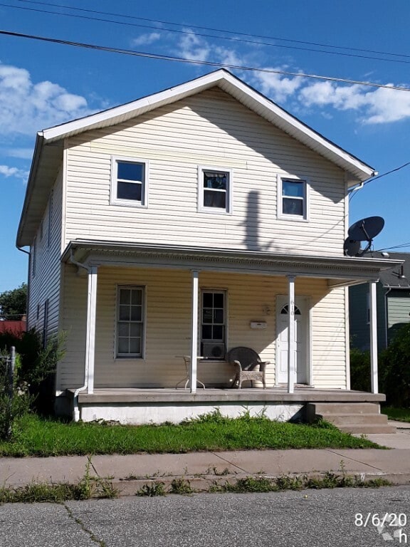 Building Photo - 610 W 19th St