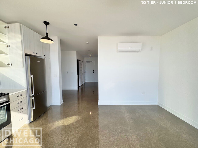 Foto del edificio - 1270 S Blue Island Ave