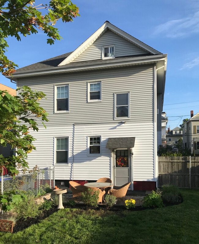 Building Photo - 181 Peace St