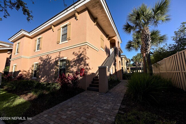 Building Photo - 155 Calle el Jardin
