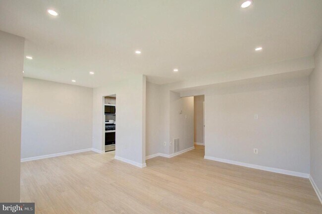 Foto del edificio - 565 W Diamond Ave