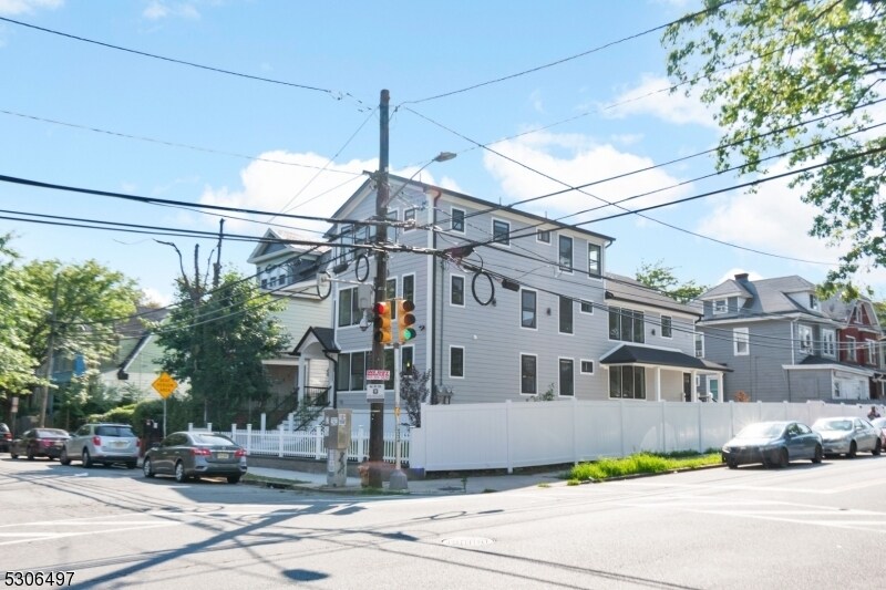 Primary Photo - 87 N Munn Ave