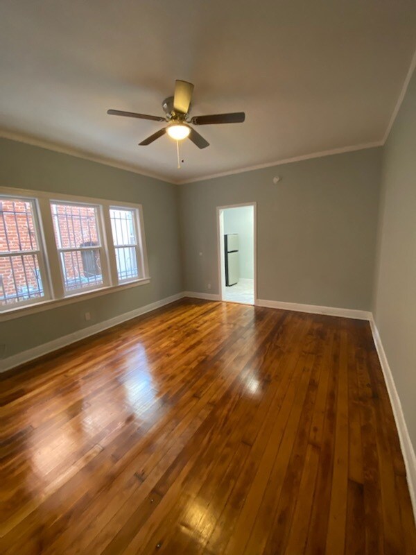 Foto principal - 3045 Leeward Ave