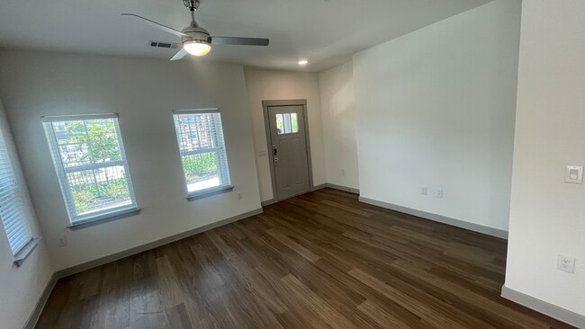 Building Photo - 2614 Waterway Ln