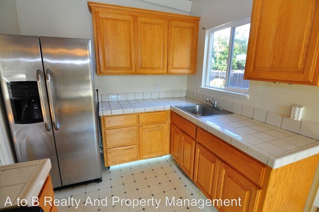 Building Photo - 3 br, 1 bath House - 2621 Benton St