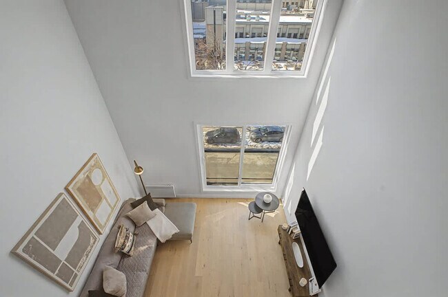 Photo du bâtiment - 605 Rue Fullum