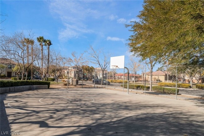 Building Photo - 9132 Gabardine Ave