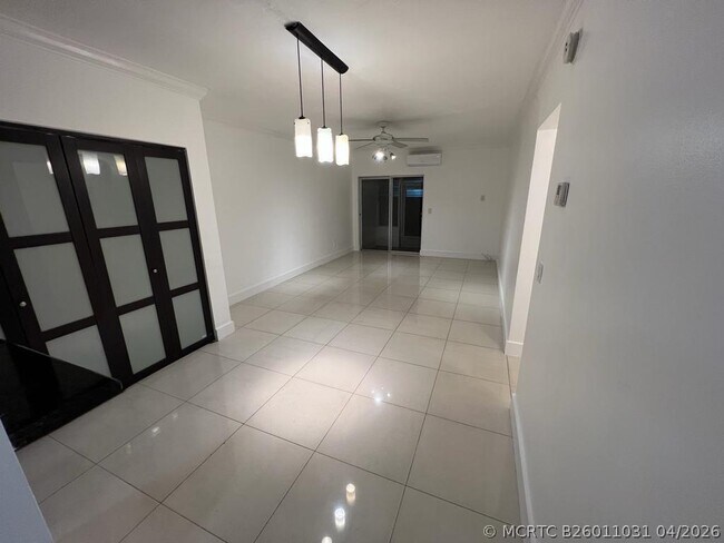 Foto del edificio - 1560 NE 127th St