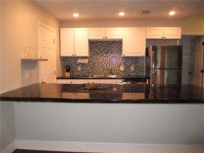 Foto del edificio - 323 Palm St