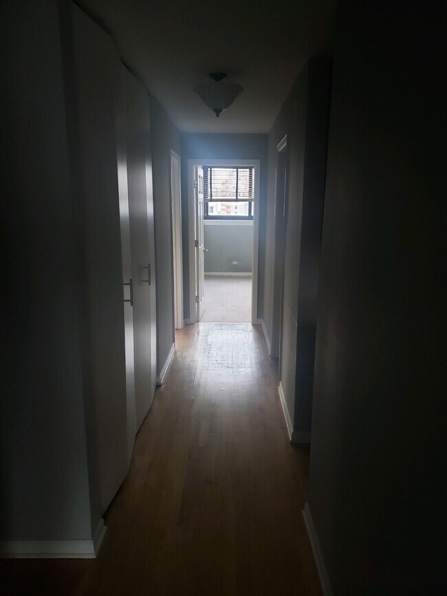 Building Photo - 30 E Division St