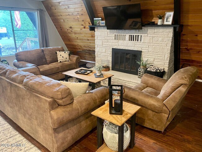 Foto del edificio - 17455 Big Sky Dr