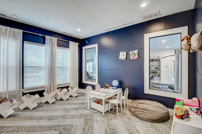 Apartamentos Heartwood at Lockwood Glen — foto de la comunidad - Heartwood at Lockwood Glen