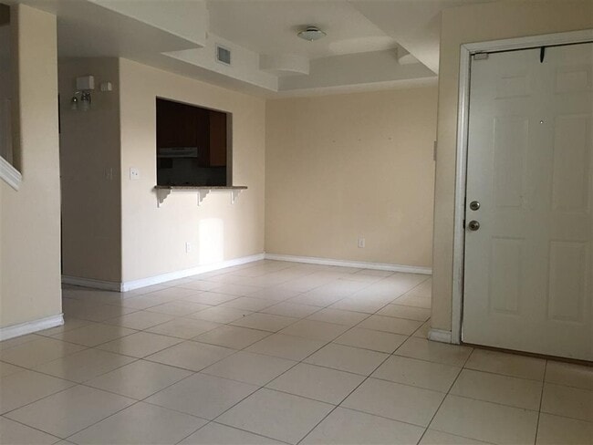 Building Photo - 1000 Ranchway Dr