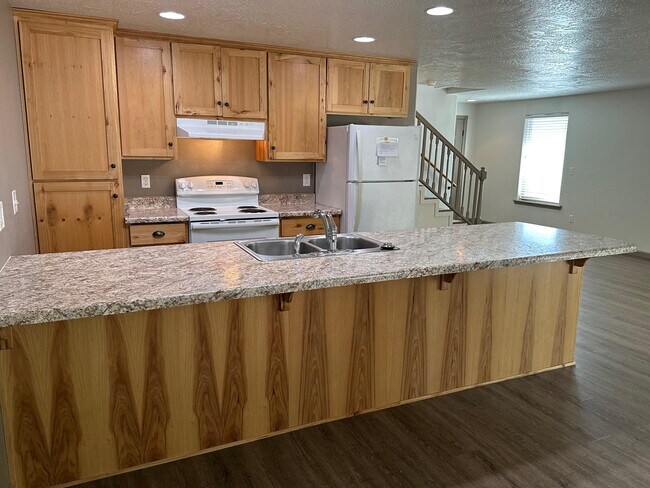 Foto del edificio - 743 Columbine Way