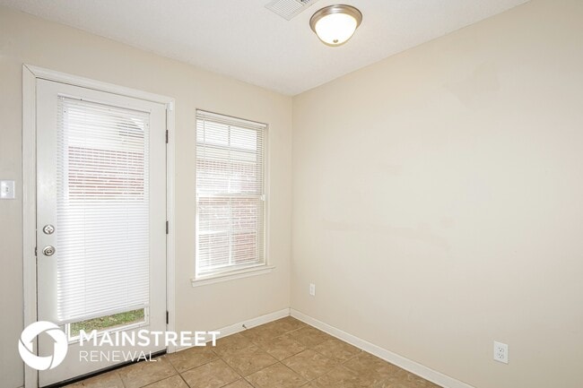 Building Photo - 7399 Brentlawn Dr