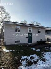 Building Photo - 530 Hall St SE