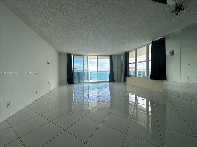 Building Photo - 3800 S Ocean Dr
