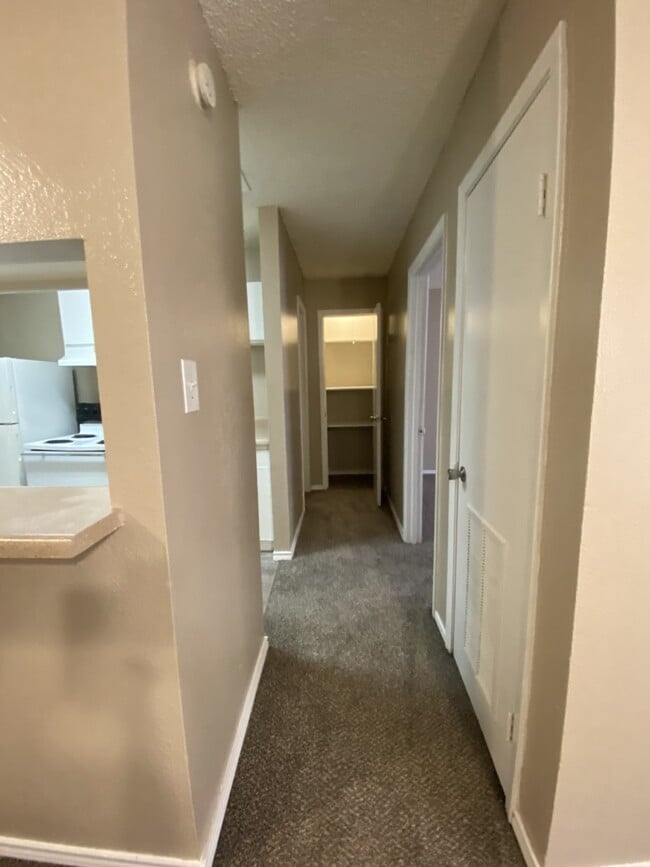 Building Photo - Edinburg Place Apartments