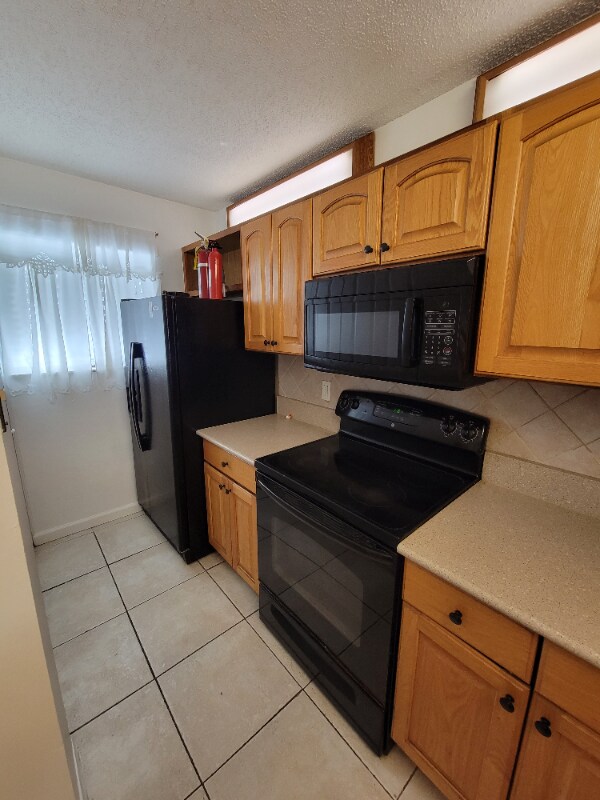 Foto del edificio - 3801 Crown Point Rd