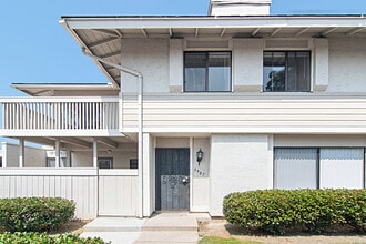 Building Photo - 3987 Camino Lindo