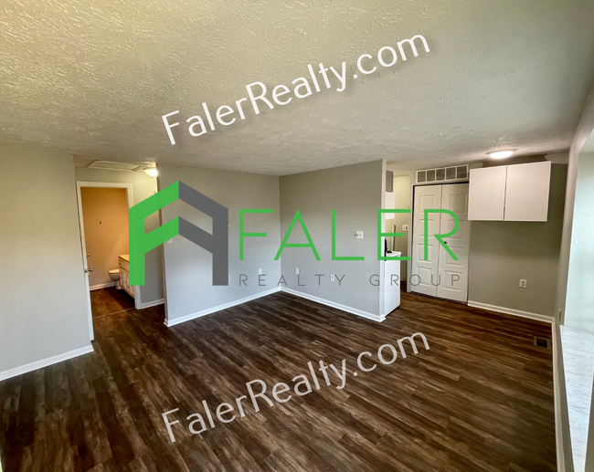 Building Photo - Quaint 1-bedroom apartment with Updates Ga...