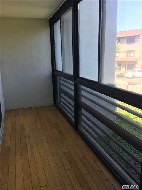 Foto del edificio - 114-41 Dalian Ct