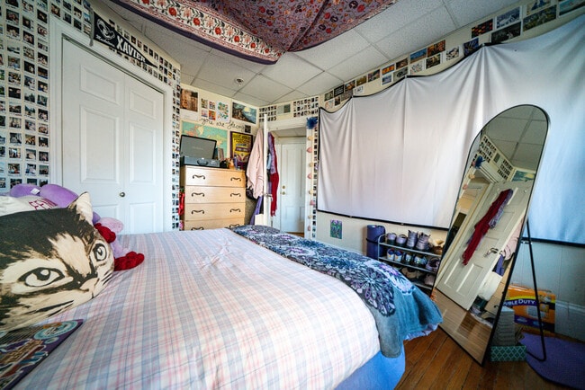 Building Photo - 826 Huntington Ave