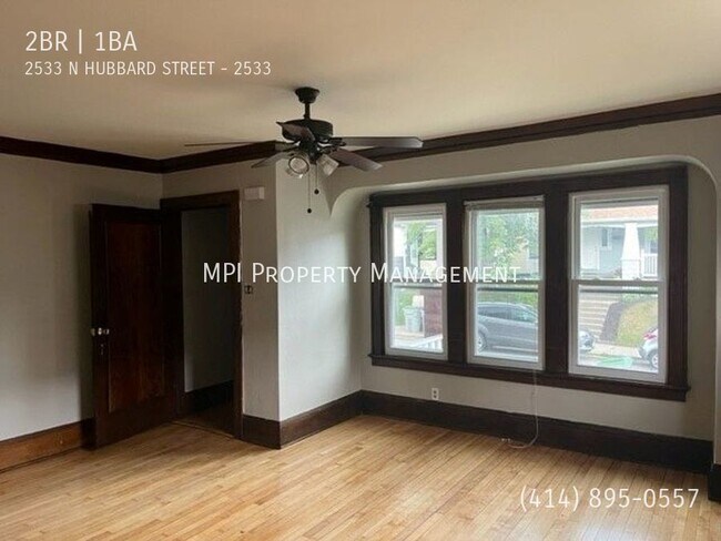 Foto del edificio - 2533 N. Hubbard Street - 2 Bedroom Lower