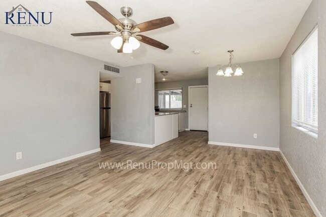Building Photo - Available Now! Single Story 3 Bed, 2 Bath ...