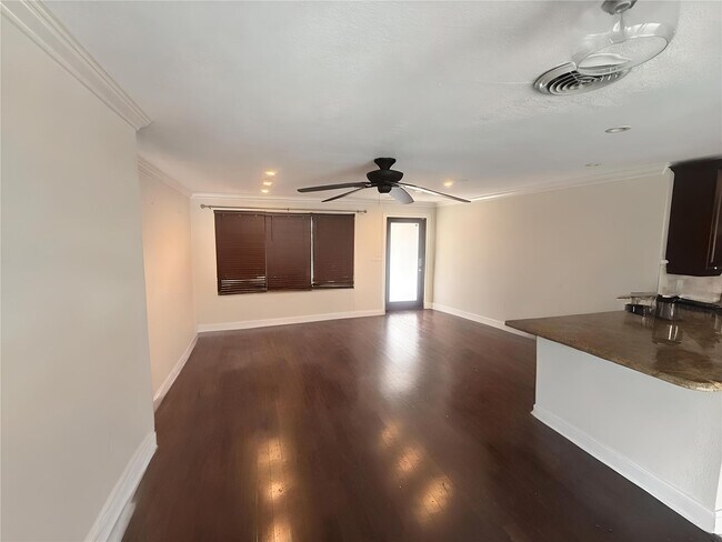 Foto del edificio - 730 SE 3rd Terrace