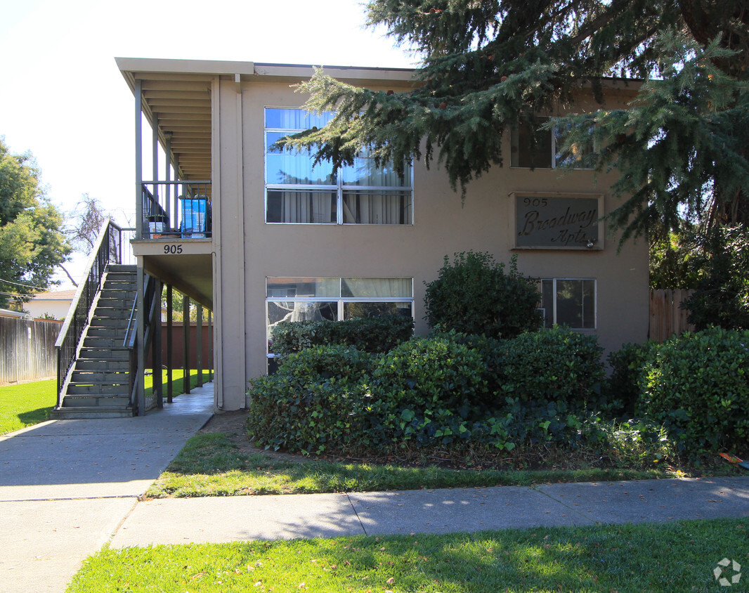 Foto del edificio - Broadway Street Apartments