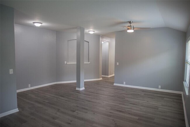 Foto del edificio - 2843 Sandberry Dr