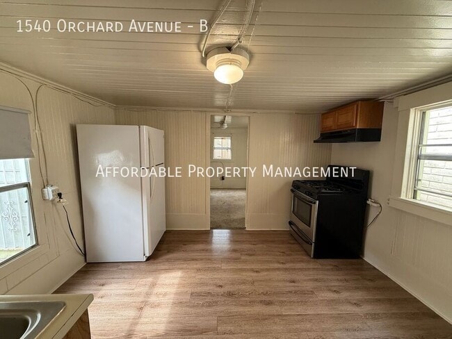 Building Photo - 1540 Orchard Ave