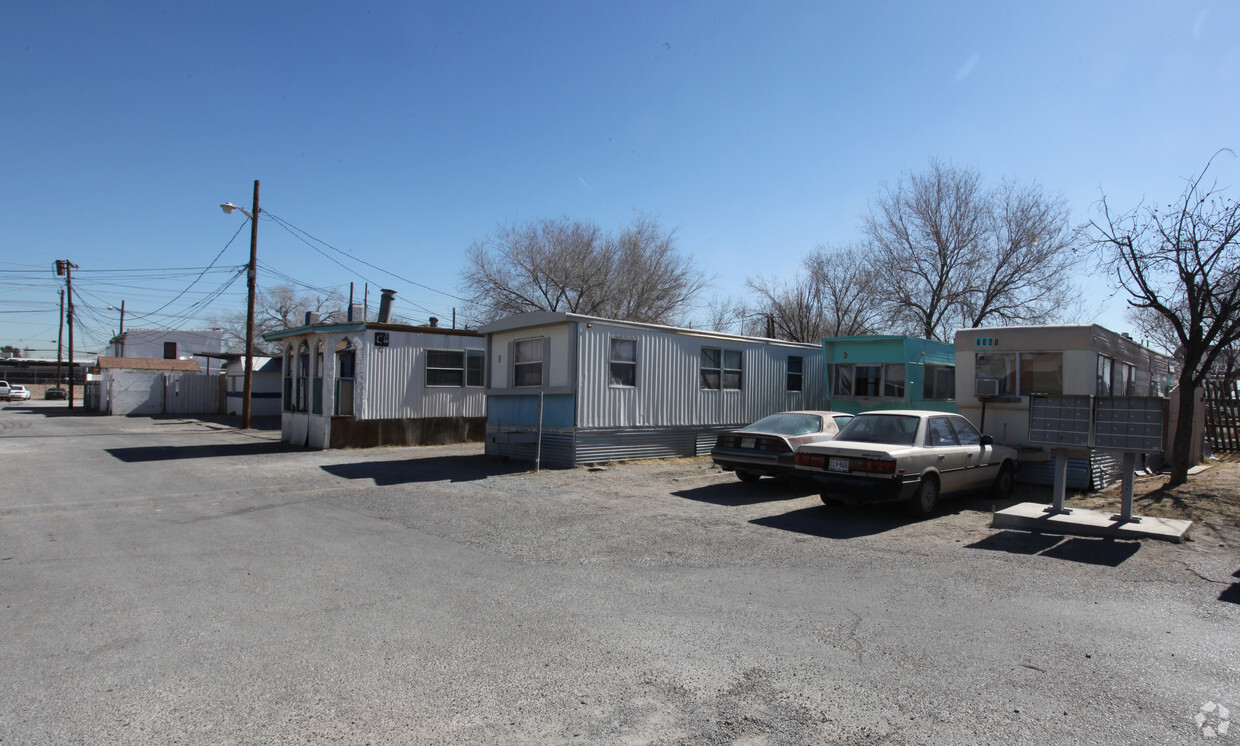 Building Photo - La Hacenda Trailer Park