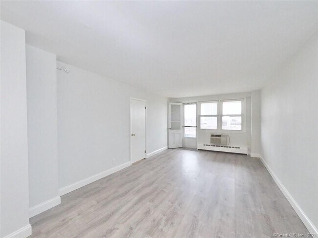 Foto del edificio - 444 Bedford St