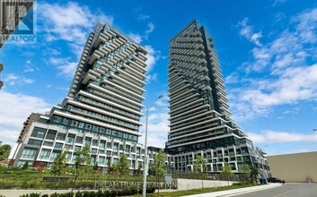 Building Photo - 30 Inn On The Pk Dr