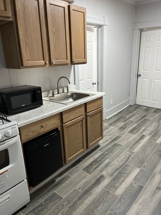 Foto del edificio - 207 S Mill St Apt 2