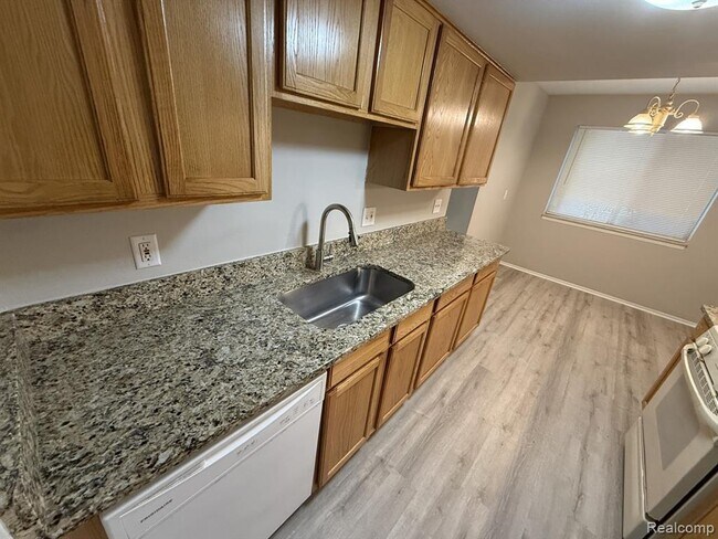Foto del edificio - 27153 Farmbrook Villa Dr