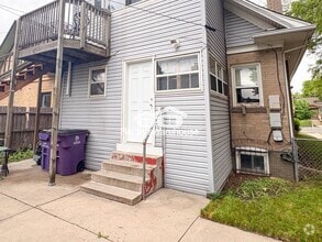 Building Photo - 2918 Grove St