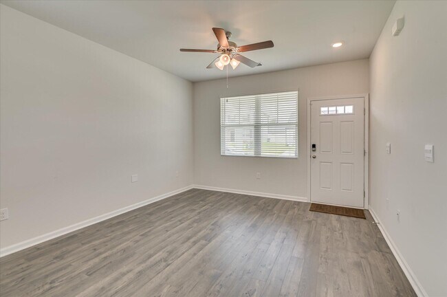 Building Photo - 842 Feldspar