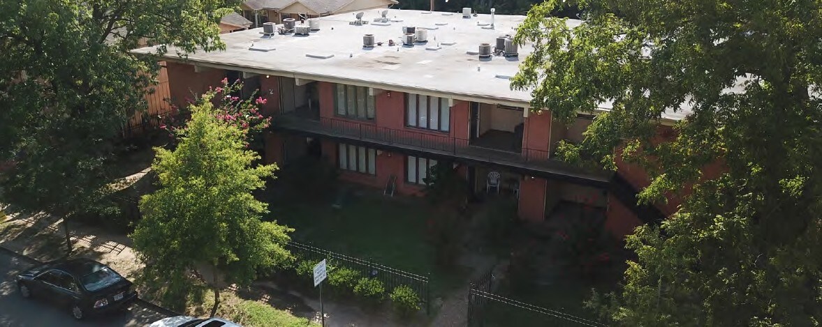 Foto principal - 1312 Louisiana St