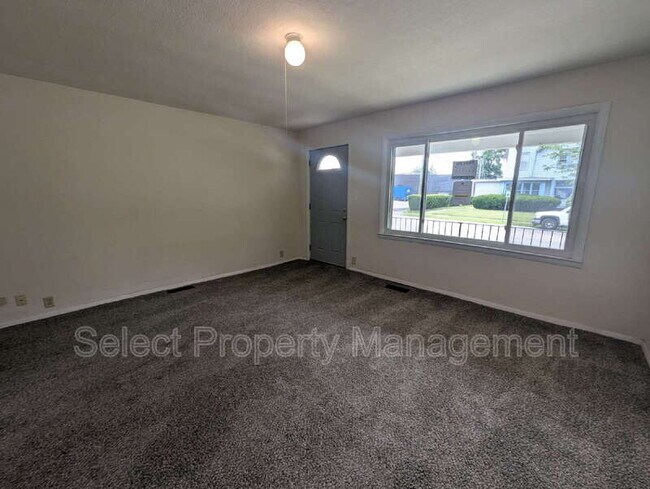 Foto del edificio - 122 W Creighton Ave