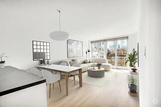 Building Photo - 70 W 37th St