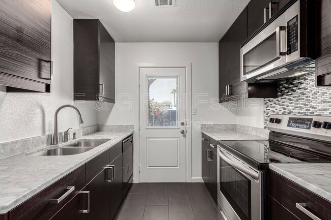 Photo - 3034 N 35th St Apartment