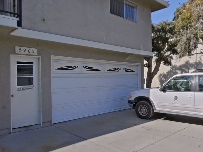 Building Photo - 2-Bedroom Townhome in Carpinteria – Pool, ...