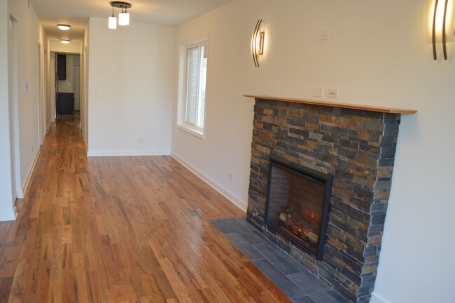 Foto del edificio - 1438 N Maplewood Ave