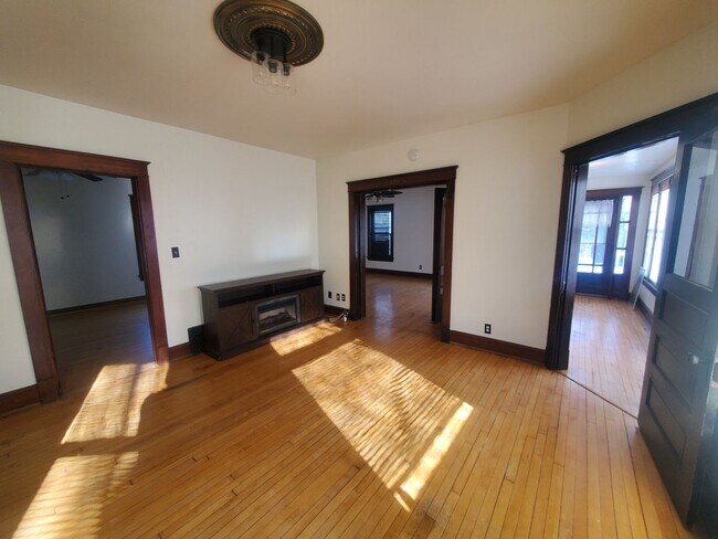 Foto del edificio - 205-205 N Spring St